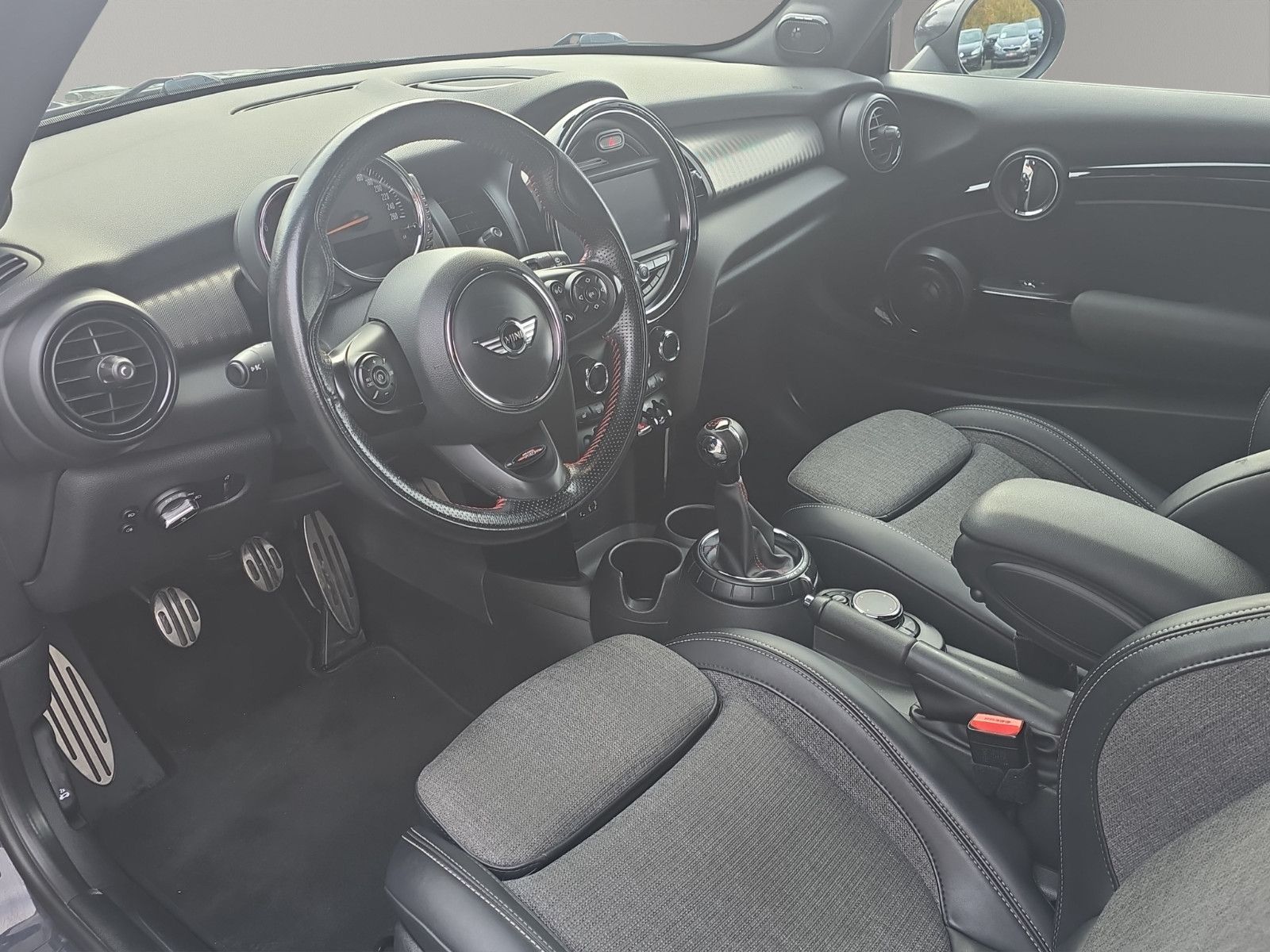 Fahrzeugabbildung MINI COOPER S Mini John Cooper Works Harman-Kardon