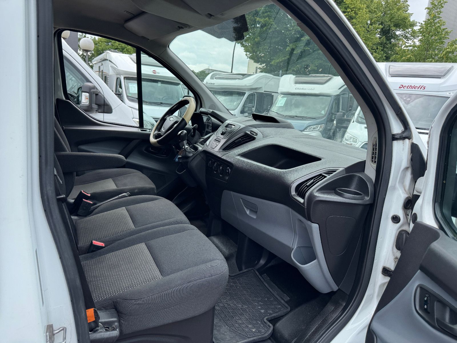 Fahrzeugabbildung Ford Transit Custom 2.2 TDCI HOCHDACH L2 H2 3-SITZER