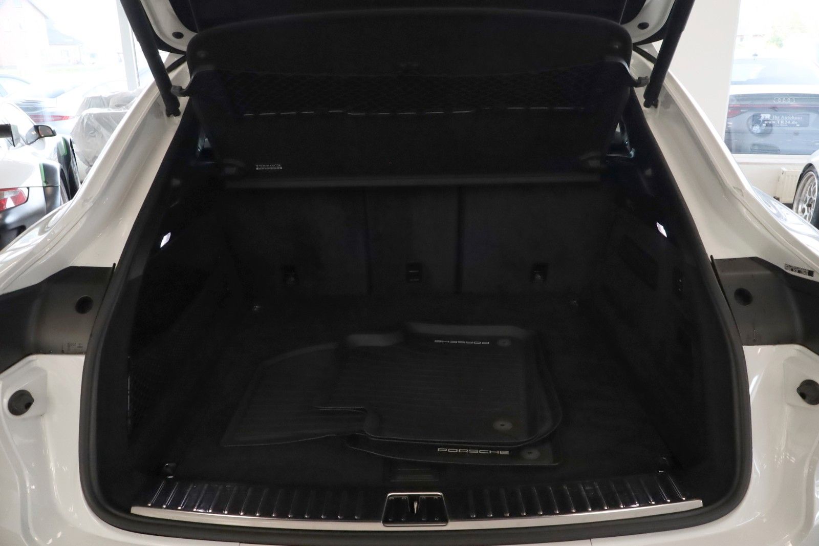 Fahrzeugabbildung Porsche Cayenne Coupe SoftClose, Kamera, 5-Sitze
