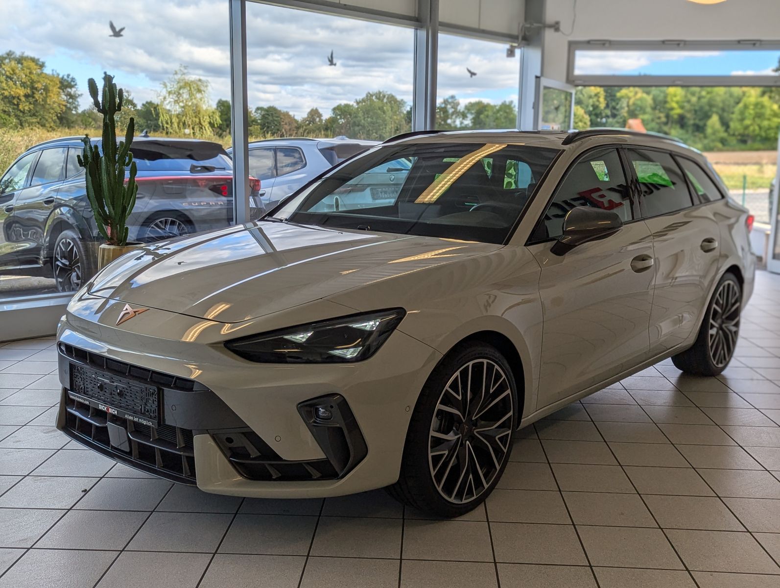 CUPRA Leon 1.5 eTSI Sennh Matrix Pano Edge/Dynamic AHK - Image 3