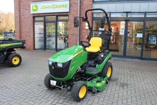 John Deere 1026R