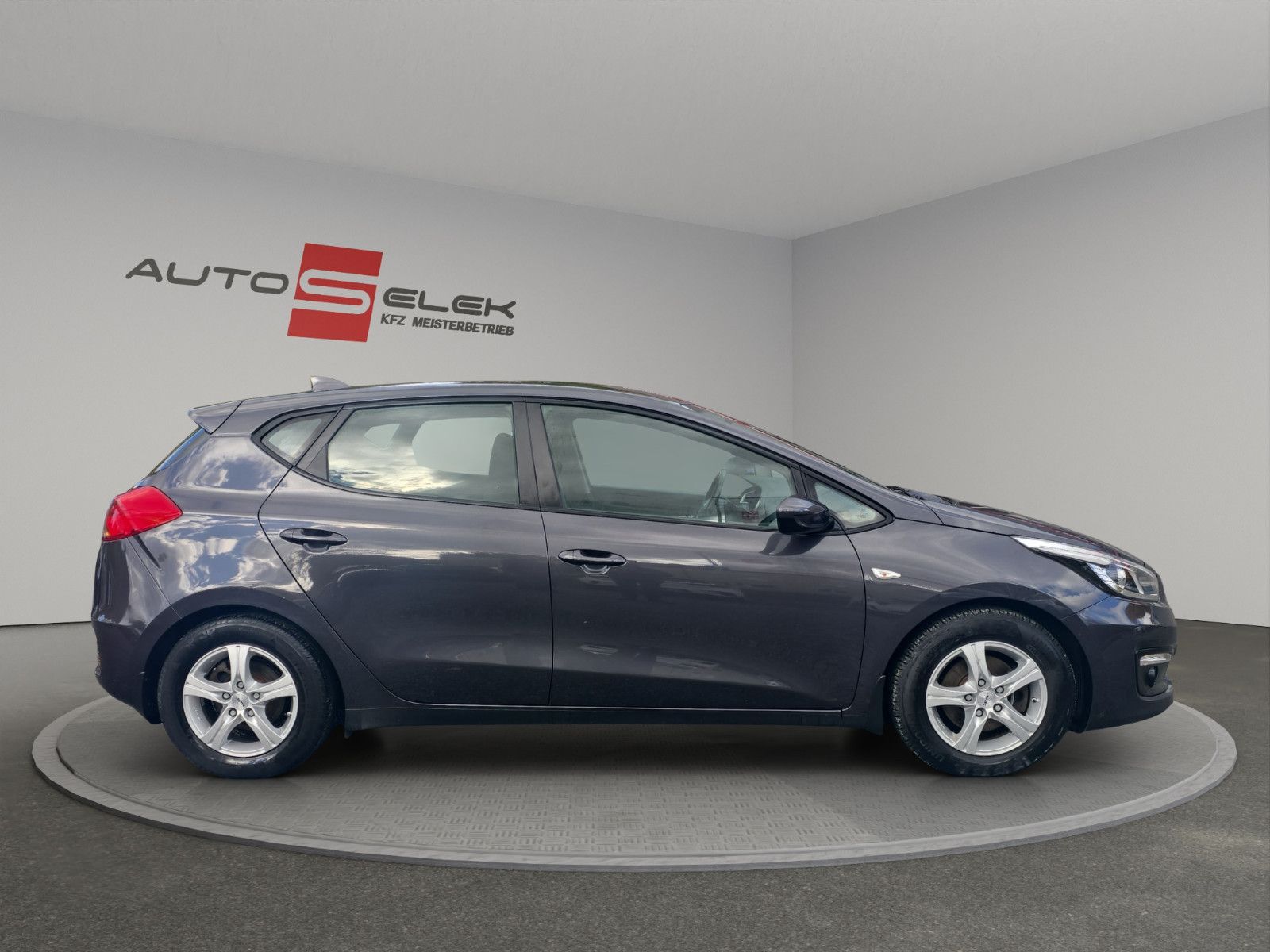 Fahrzeugabbildung Kia Cee'd Lenkradheizung/ NAVI/ RÜCKFAHRKAMERA