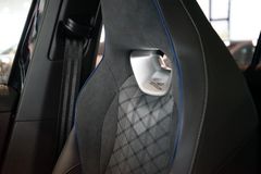 VW Tiguan 1.5 eTSI R-Line | Pano | AHK | 20" VW Tiguan 1.5 eTSI R-Line | Pano | AHK | 20"