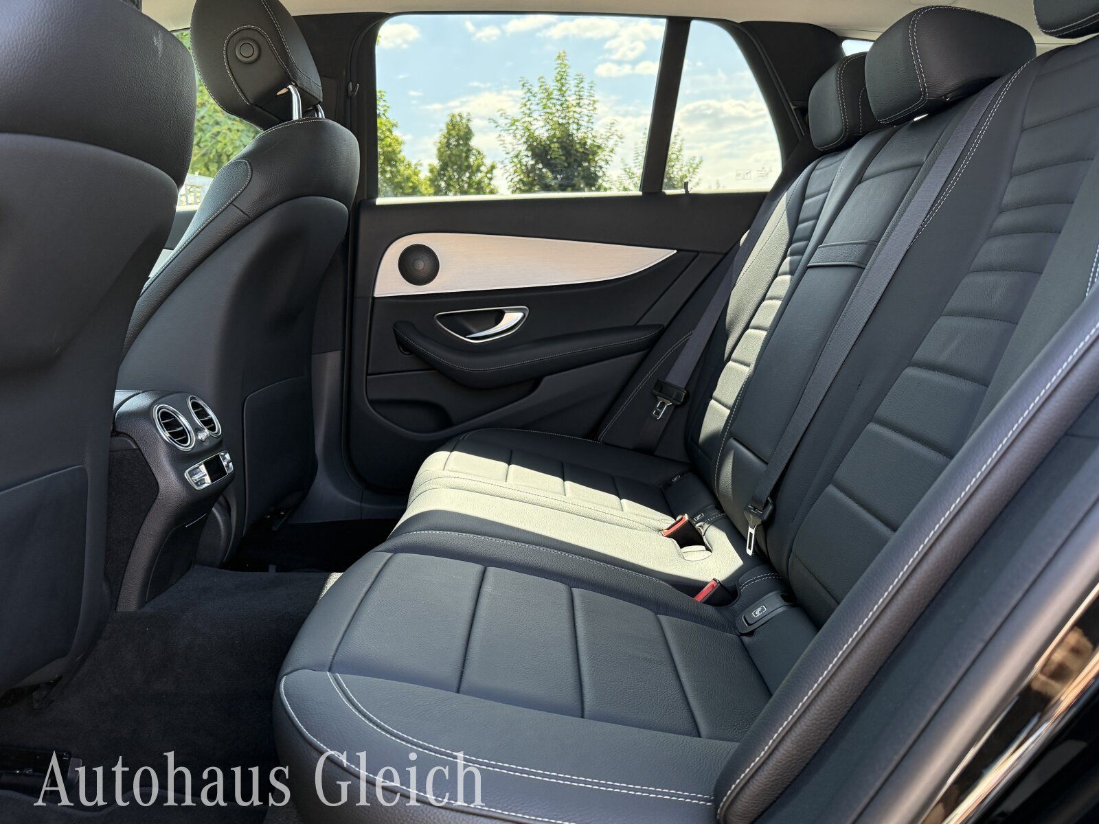 Fahrzeugabbildung Mercedes-Benz E 300 T de Avantgarde (EURO 6d) Distronic/Autom.