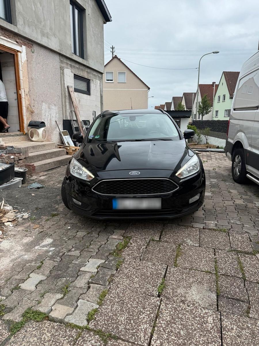 Ford Focus 2015 — interior
