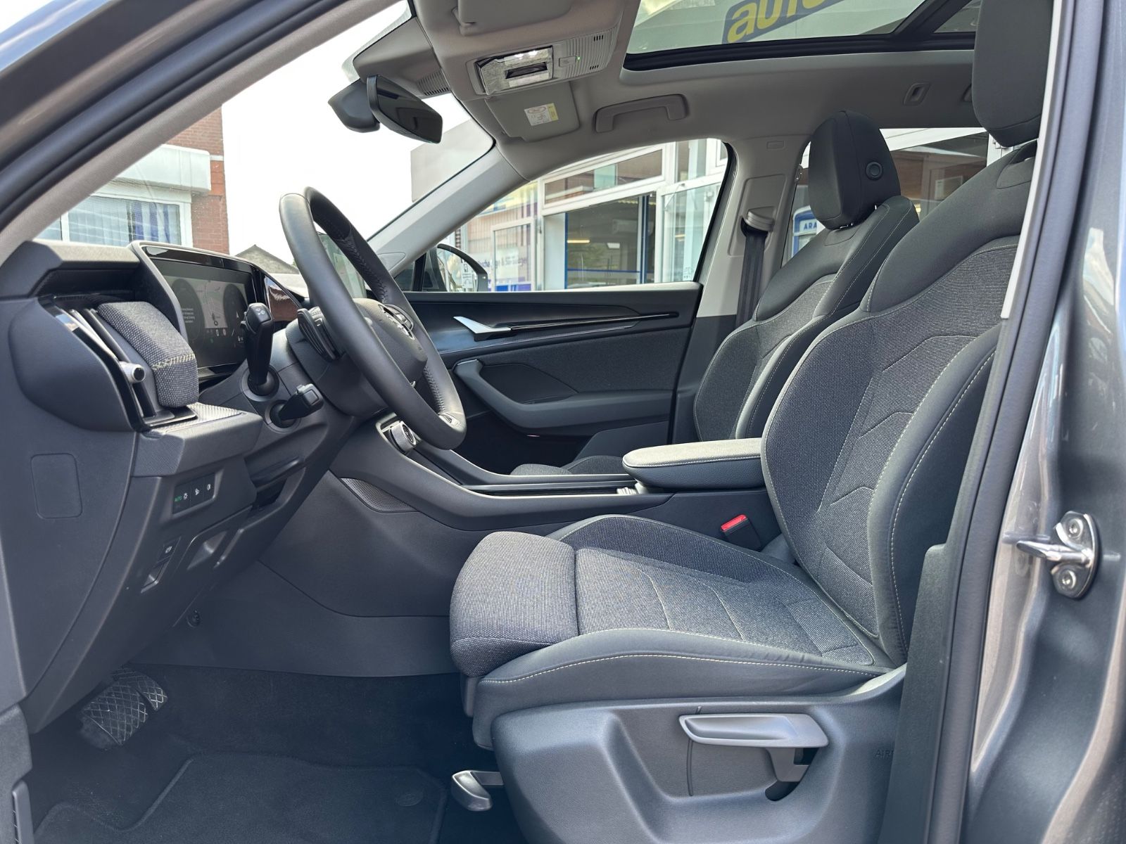 Fahrzeugabbildung SKODA Kodiaq 2.0 TDI 4x4 Selection DSG Pano/AHK/Navi
