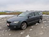 Skoda Superb Combi Elegance-2.Hand-Schalter-Xenon - Skoda Superb Elegance mit Diesel-Antrieb
