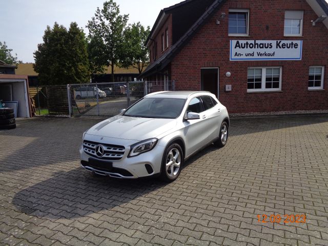 Mercedes-Benz GLA 180 Urban, Navi, PTS, SHZ, Navi, 8fach Temp.