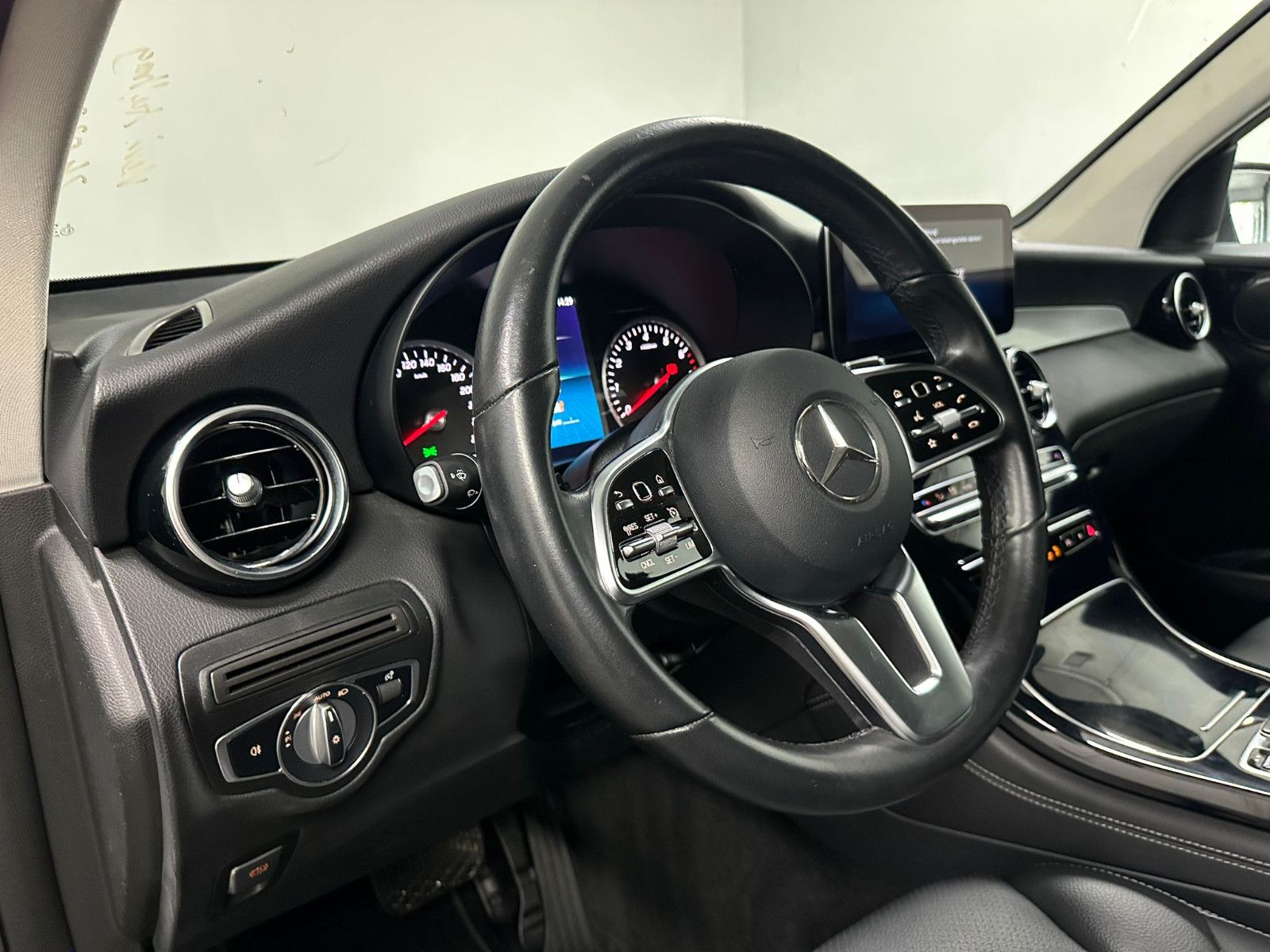 Fahrzeugabbildung Mercedes-Benz GLC 300 e 4MATIC Autom. *AHK*