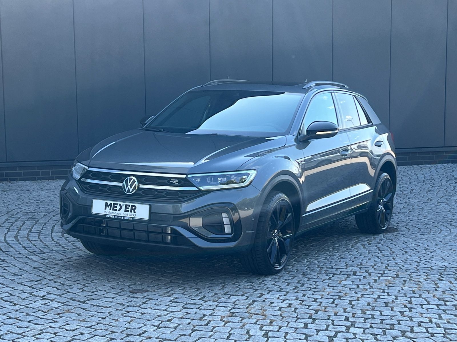 Fahrzeugabbildung Volkswagen T-Roc R-Line 1.5 TSI DSG *Black Style, AHK, Pano