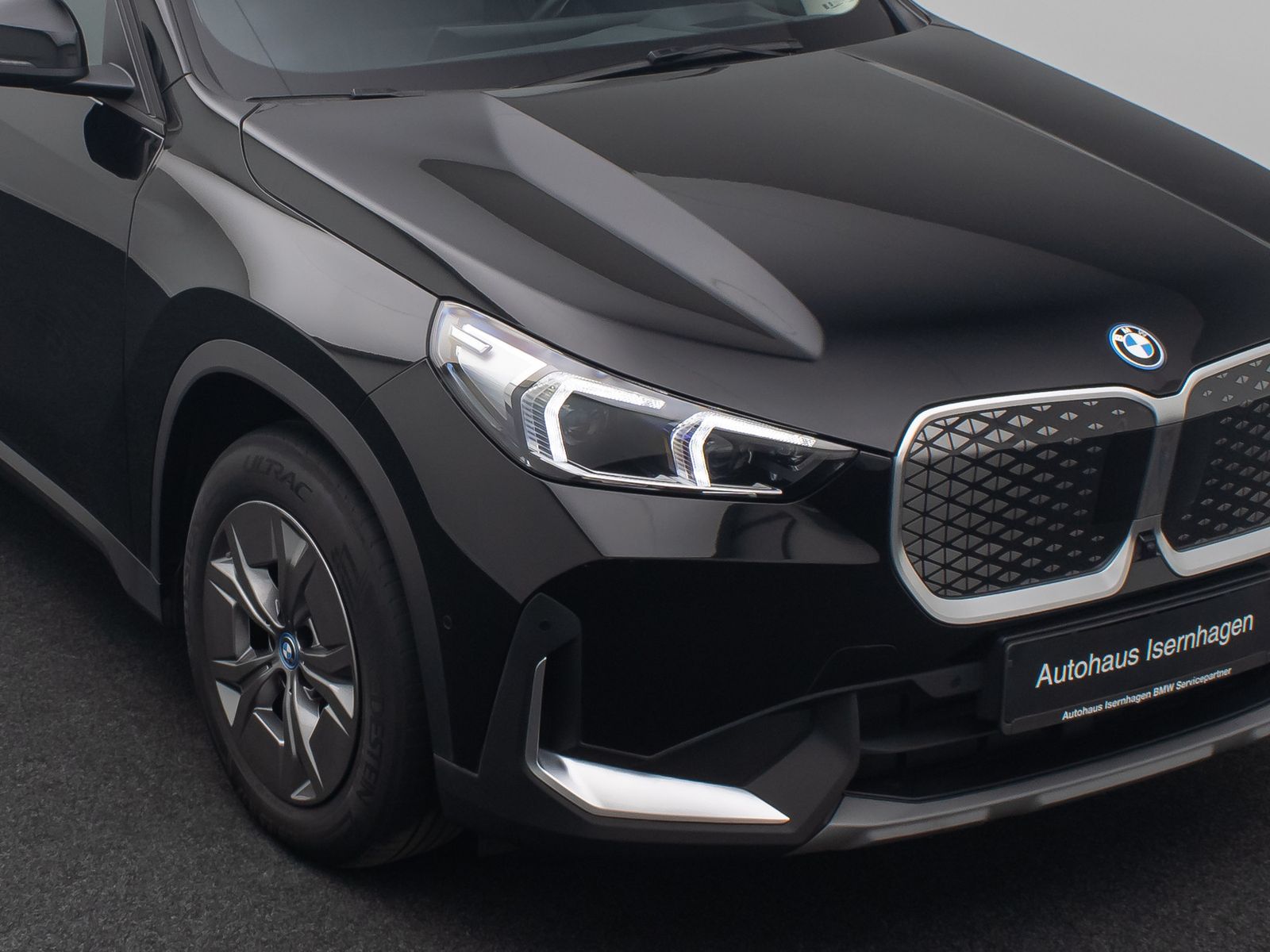 Fahrzeugabbildung BMW iX1 xD30 HUD DAB Komfort FernlichtAs Geschwindig