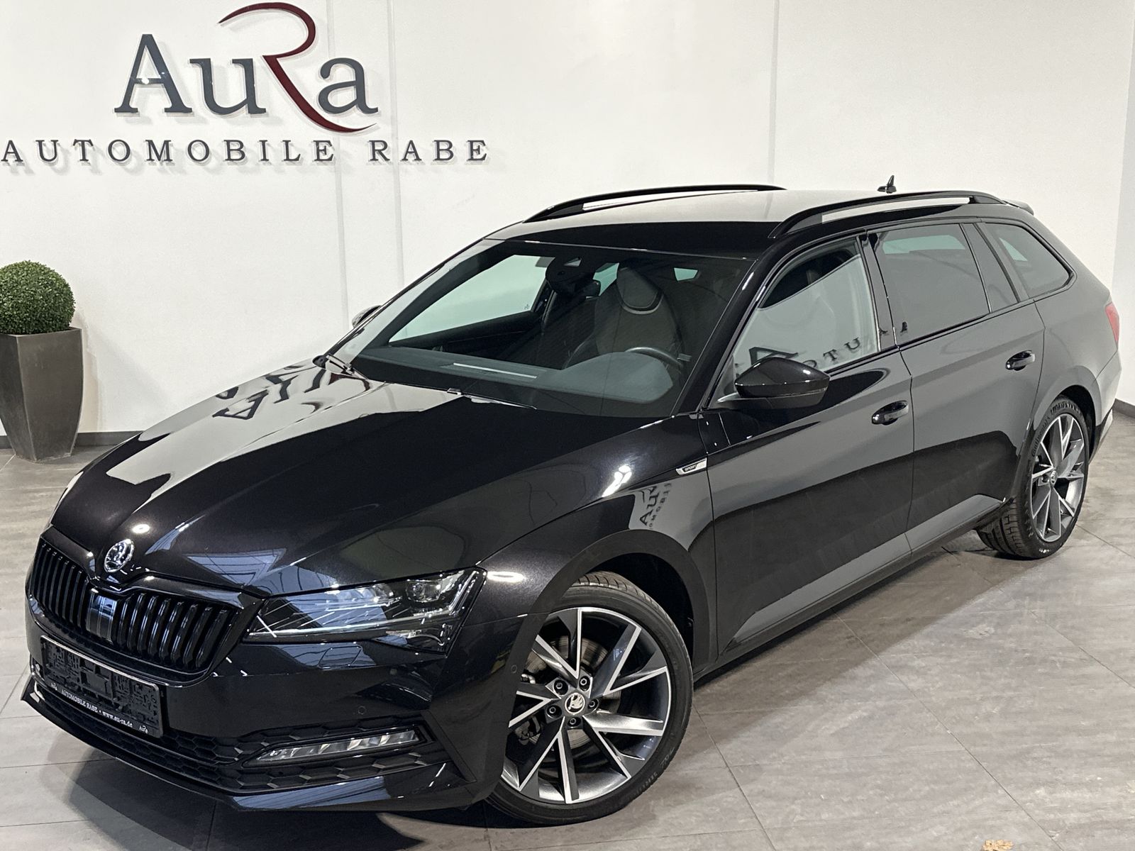Fahrzeugabbildung SKODA Superb Combi Sportline NAV+LED+AHK+KAMERA+ACC+VC