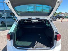 Fahrzeugabbildung Volkswagen Passat Variant 2.0 TDI DSG R-Line LED ACC Kamera