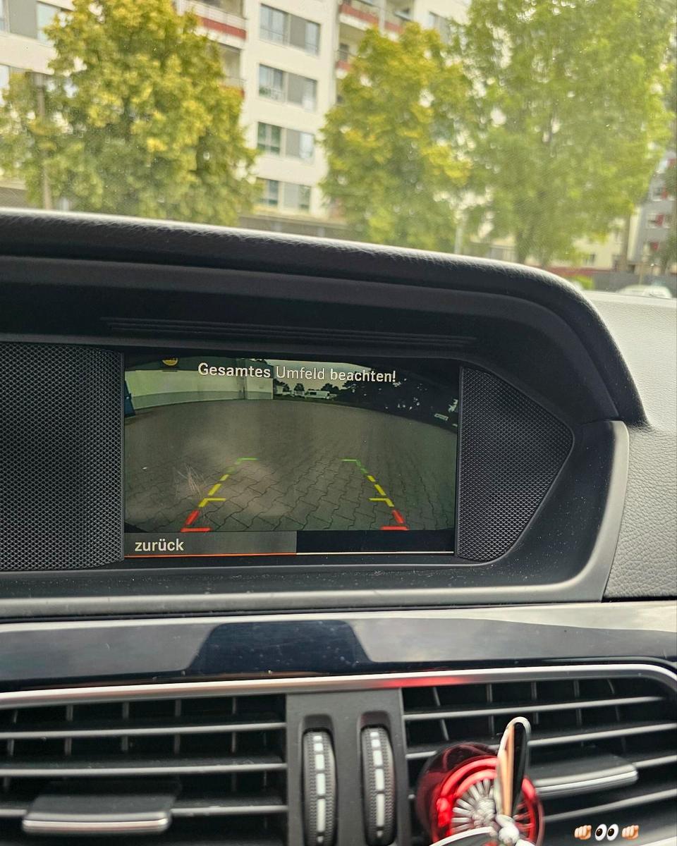 Mercedes-Benz C180 2011 — photo 11