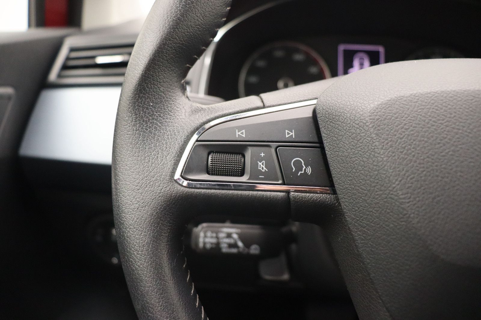 Fahrzeugabbildung SEAT Arona 1.0 TSI DSG Kamera ACC Navi