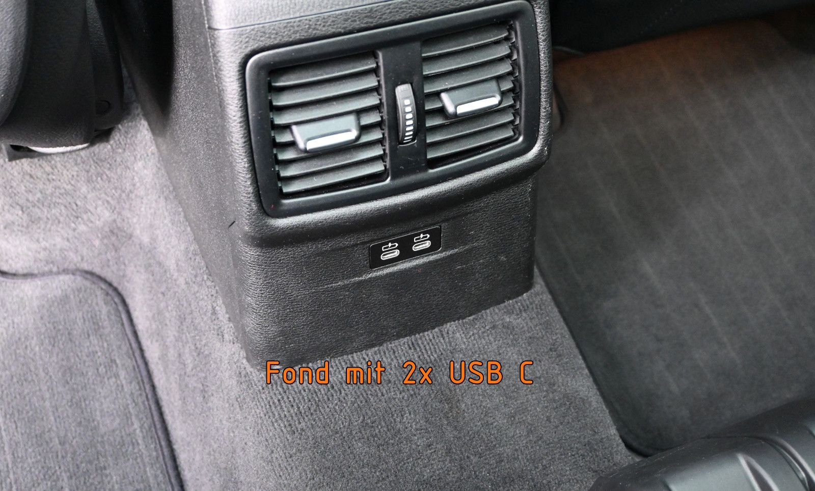 Fahrzeugabbildung BMW X1 xDr20d SPORT °AHK°KAMERA°LEDER°MEMO°NAVI°PANO