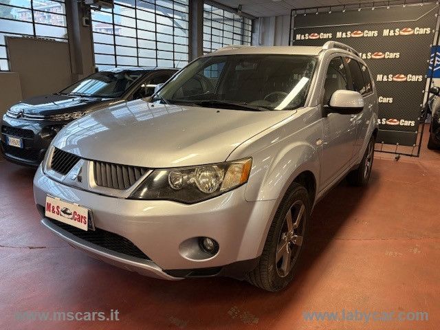 Mitsubishi MITSUBISHI Outlander 2.2 DI-D 4WD Instyle 7p.