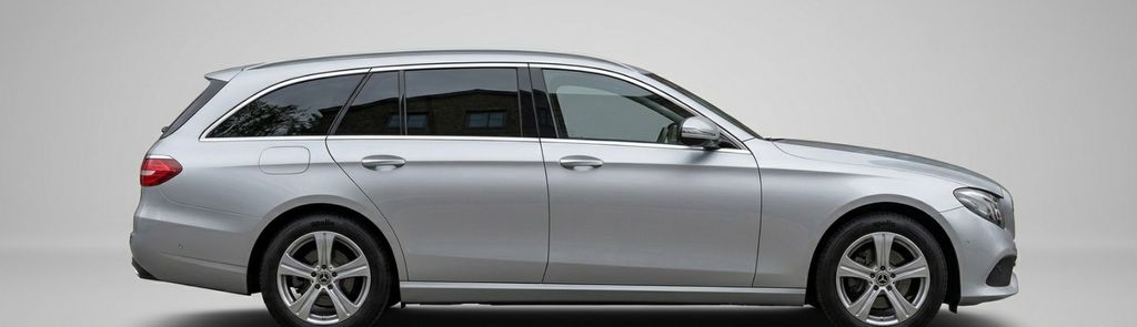 Image of Mercedes-Benz E 220