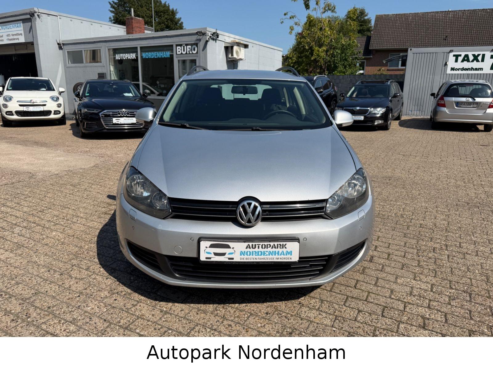 Volkswagen Golf 2012 — rear view