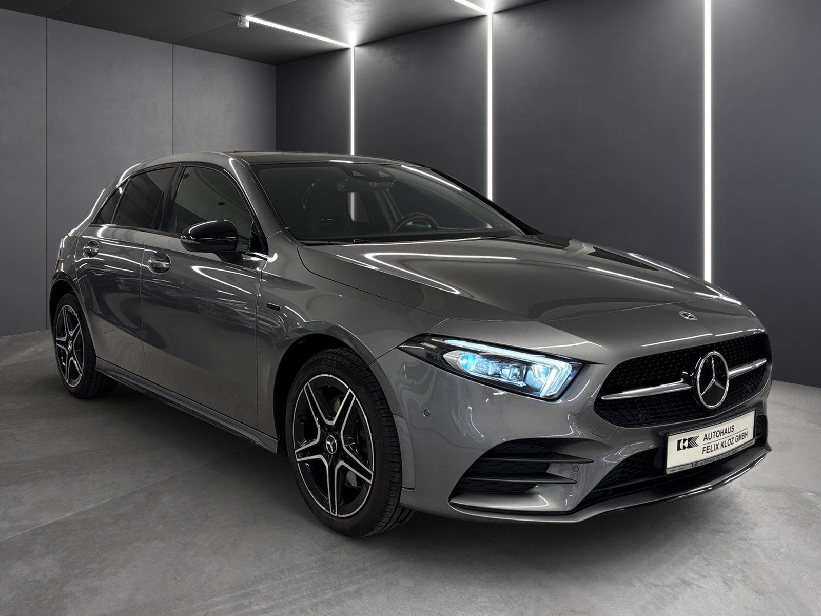 Fahrzeugabbildung Mercedes-Benz A 250 e AMG*Distronic*Panorama*AHK*Burmester*LED