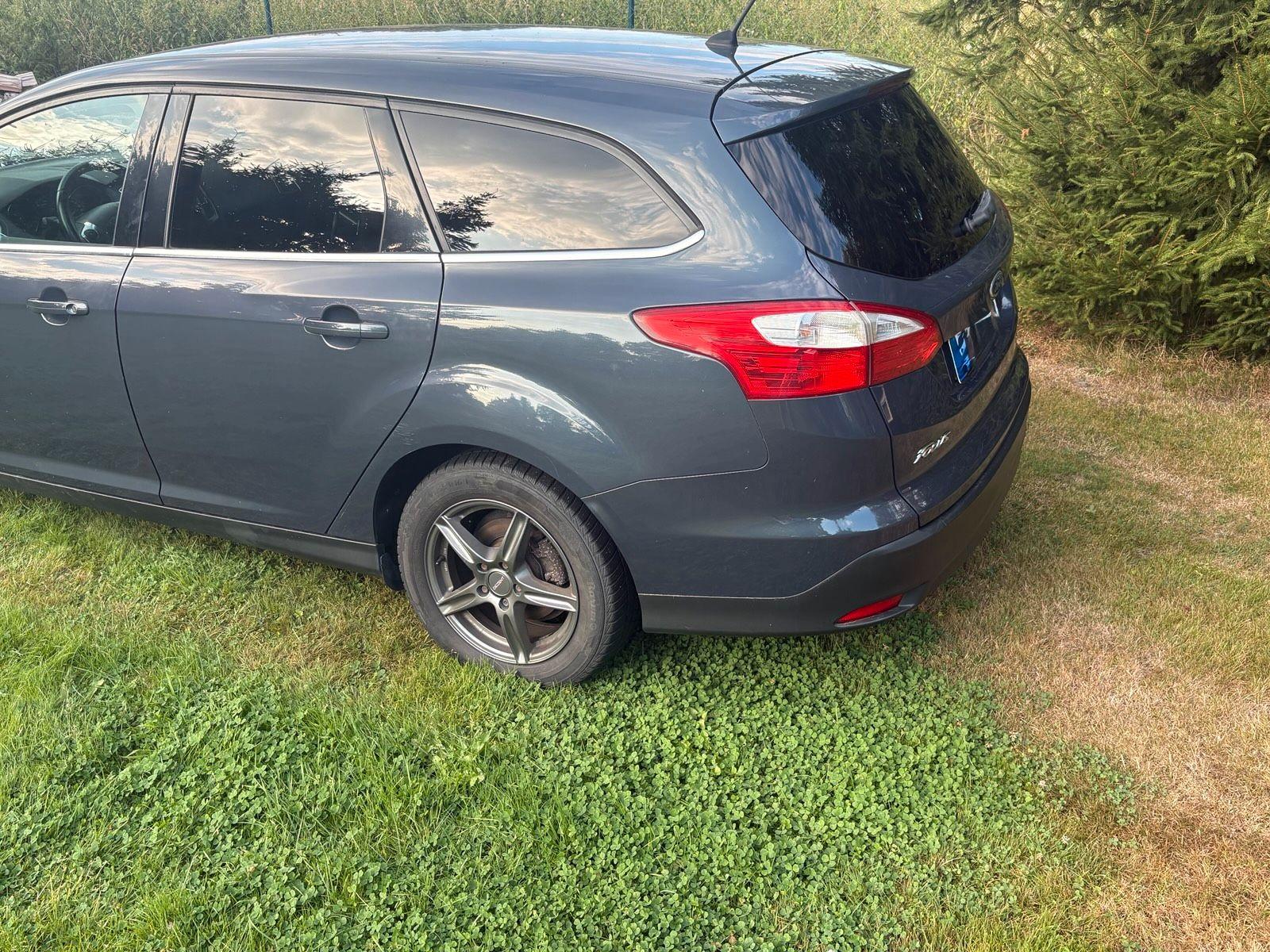 Ford Focus 2013 — engine 125 HP (92kW)