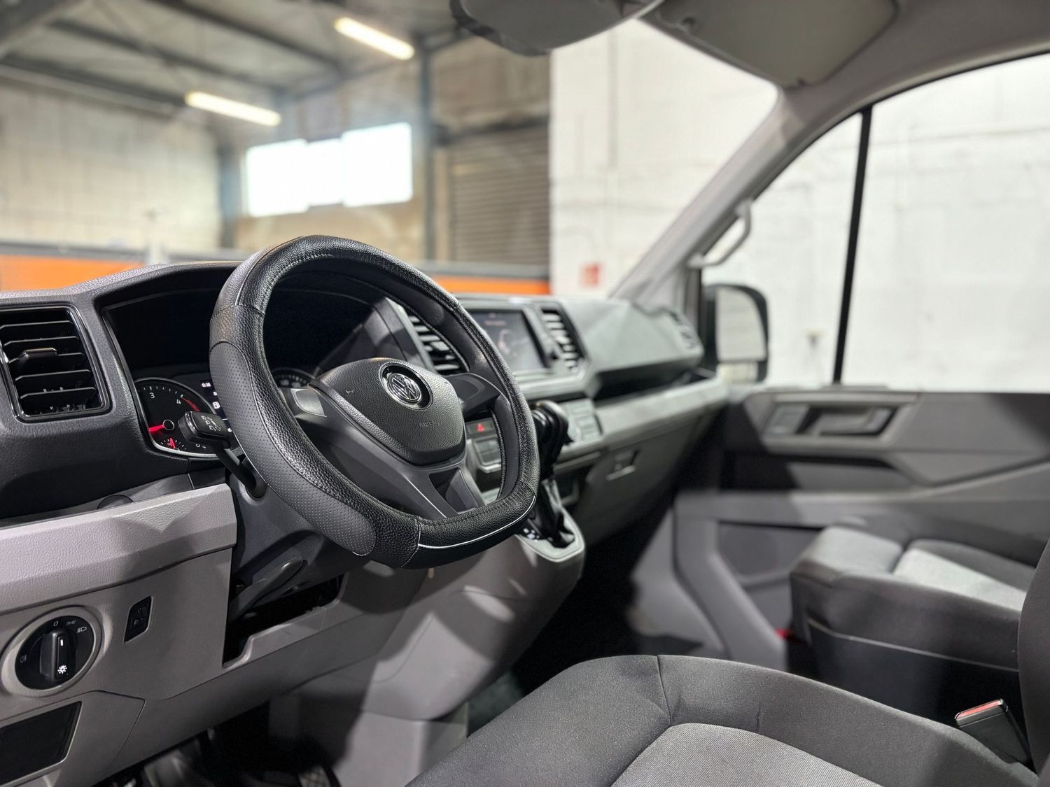 Fahrzeugabbildung Volkswagen Crafter Pritsche 35 mittell. LBW#Schiebeplane#Ka