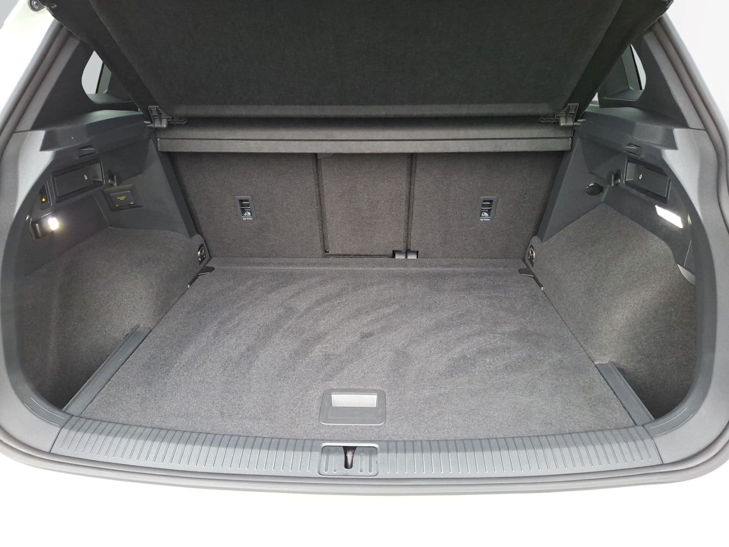 Tiguan 2.0 TDI 4M R-Line *HARMAN*AHK*MATRIX*