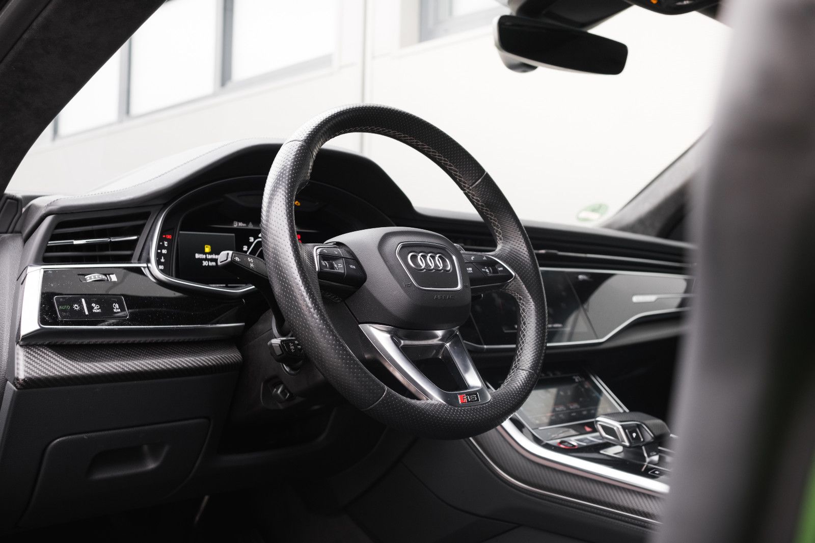 Fahrzeugabbildung Audi RSQ8  4.0 TFSI quattro-Keramik-Matrix-LED-Sitzb.