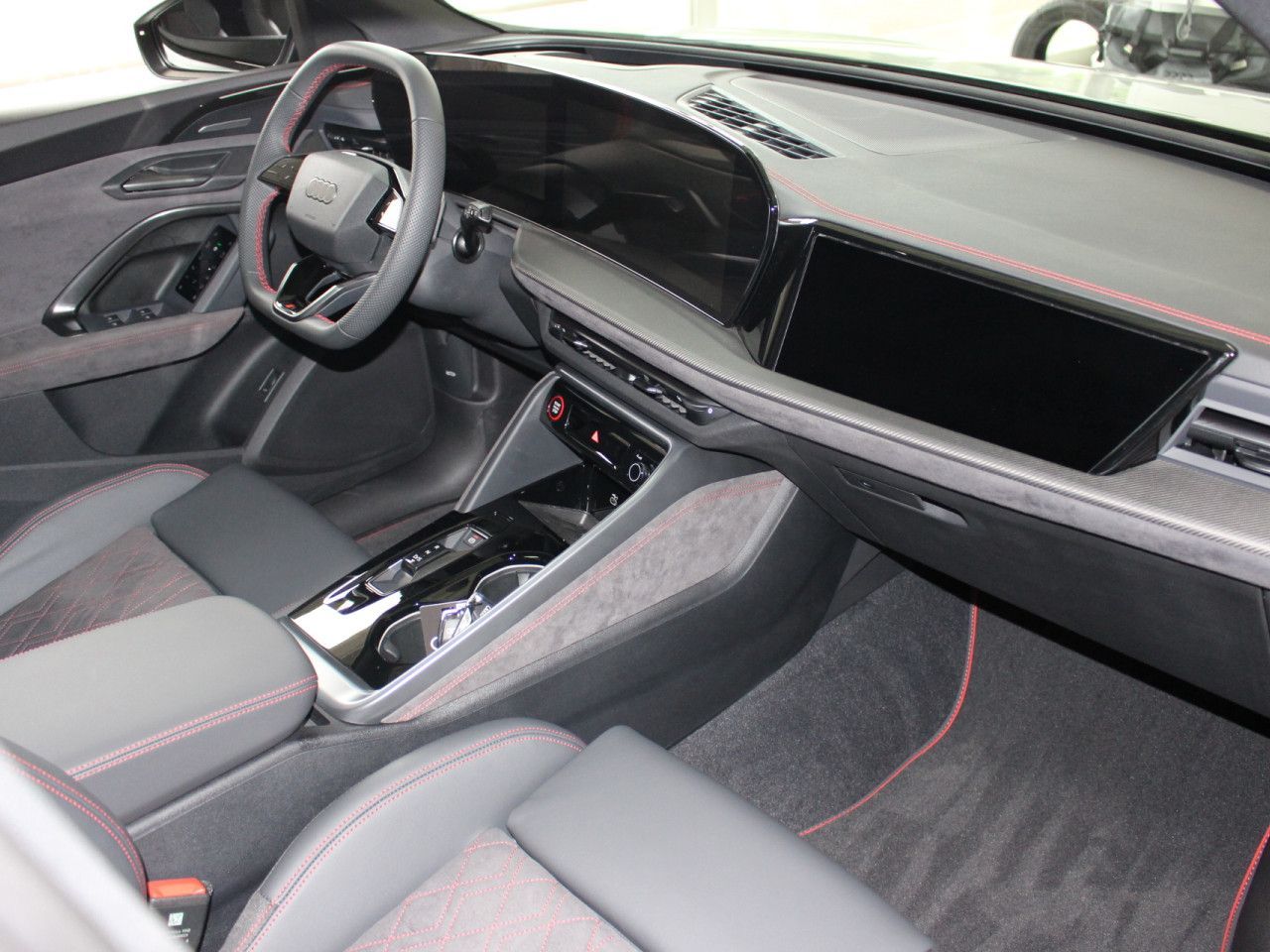 Fahrzeugabbildung Audi SQ5 TFSI quattro/AHK/St.HZ/Carbon/360