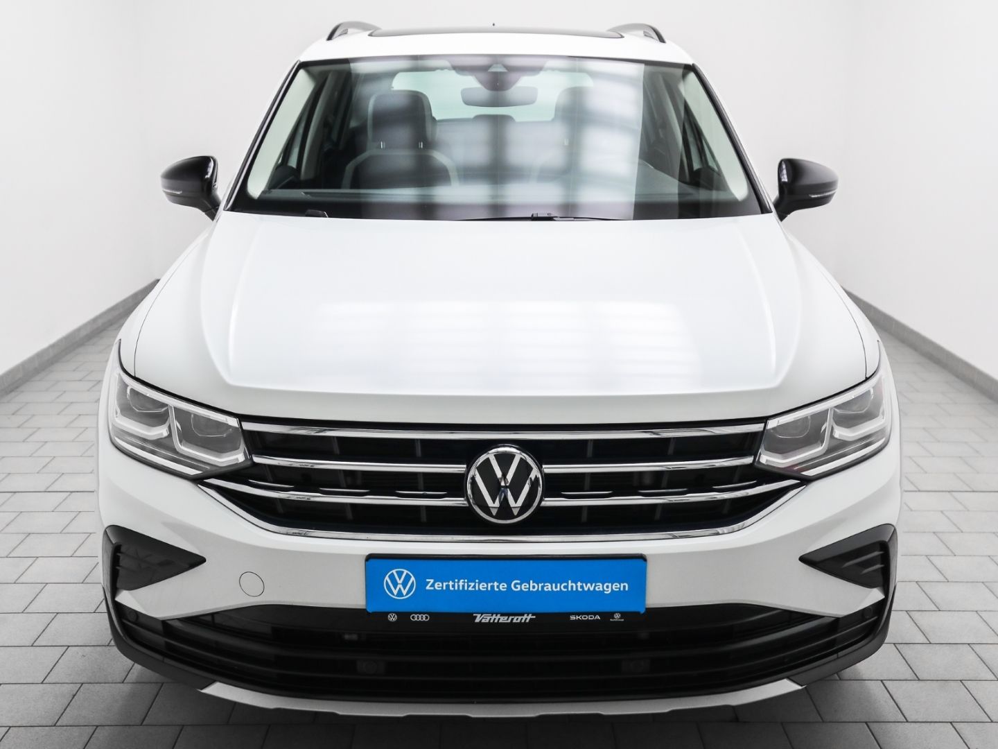 Volkswagen Tiguan 2.0 TDI Urban Sport AHK Pano Standheiz Na foto 2