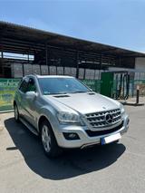 Mercedes-Benz ML 350 CDI 4MATIC - - Mercedes-Benz aus 2009: Geländewagen