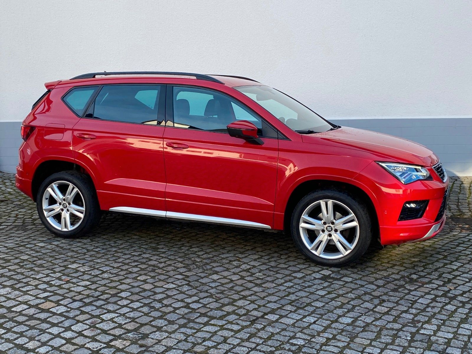 Fahrzeugabbildung SEAT Ateca FR 1,5 TSI *Navi *SHZ *Winterräder