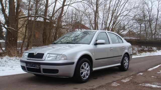 Skoda Octavia 1.6 Tour / Tüv 09-2026 / Sch-t