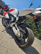 Honda CBR 1000 RR  - HONDA 2005 CBR 1000 RR
