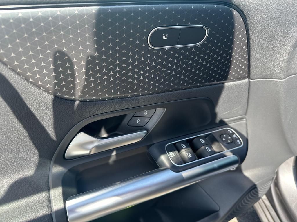 Fahrzeugabbildung Mercedes-Benz B 180 Progressive Navi Totwi. LED SHZ SpurH RDK