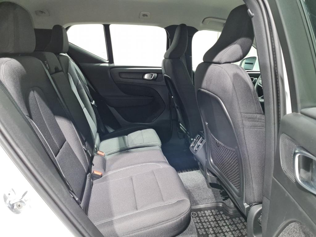 Volvo XC40 Momentum Pro 2WD