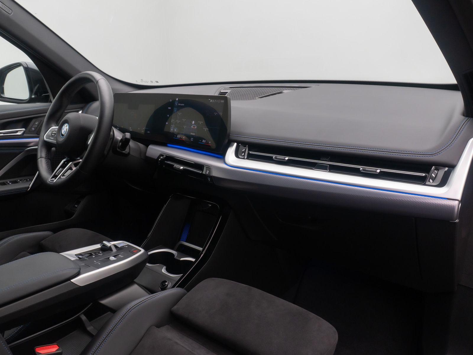 Fahrzeugabbildung BMW iX1 xD30 M Sport DAB Kamera FernlichtAss Komfort