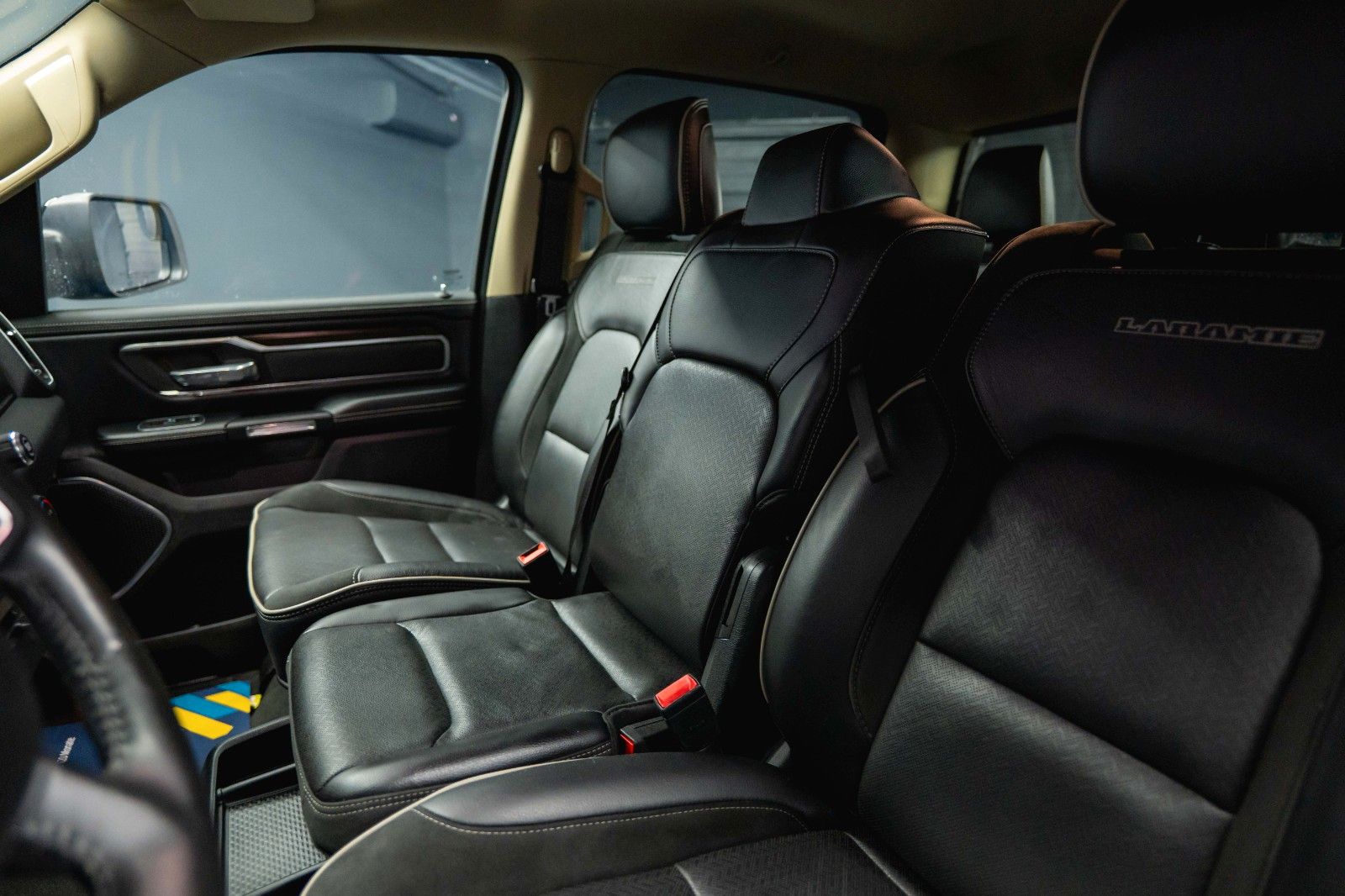 Fahrzeugabbildung Dodge RAM 5.7 V8 HEMI 4x4 LARAMIE Offroad Night LED