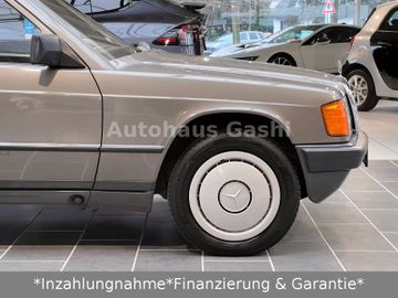 Fahrzeugabbildung Mercedes-Benz 230*1.Hand*Oldtimer H-Kennzeichen*5.Gang*Servo*