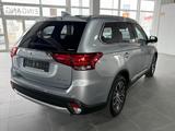 Mitsubishi Outlander Top 4WD*Navi&Kam.*Leder*7-Sitze - Mitsubishi: 7 Sitzer