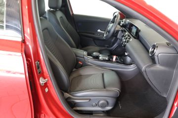 Mercedes-Benz A 180 MBUX+LANE+KAM+NAVI+PANO+ALU