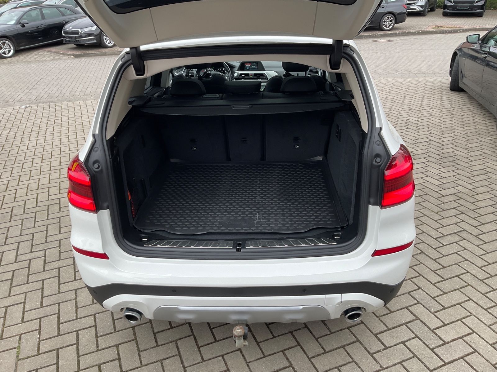 Fahrzeugabbildung BMW X3 xDrive20d AT,AHK,Kamera,HeadUpDisplay