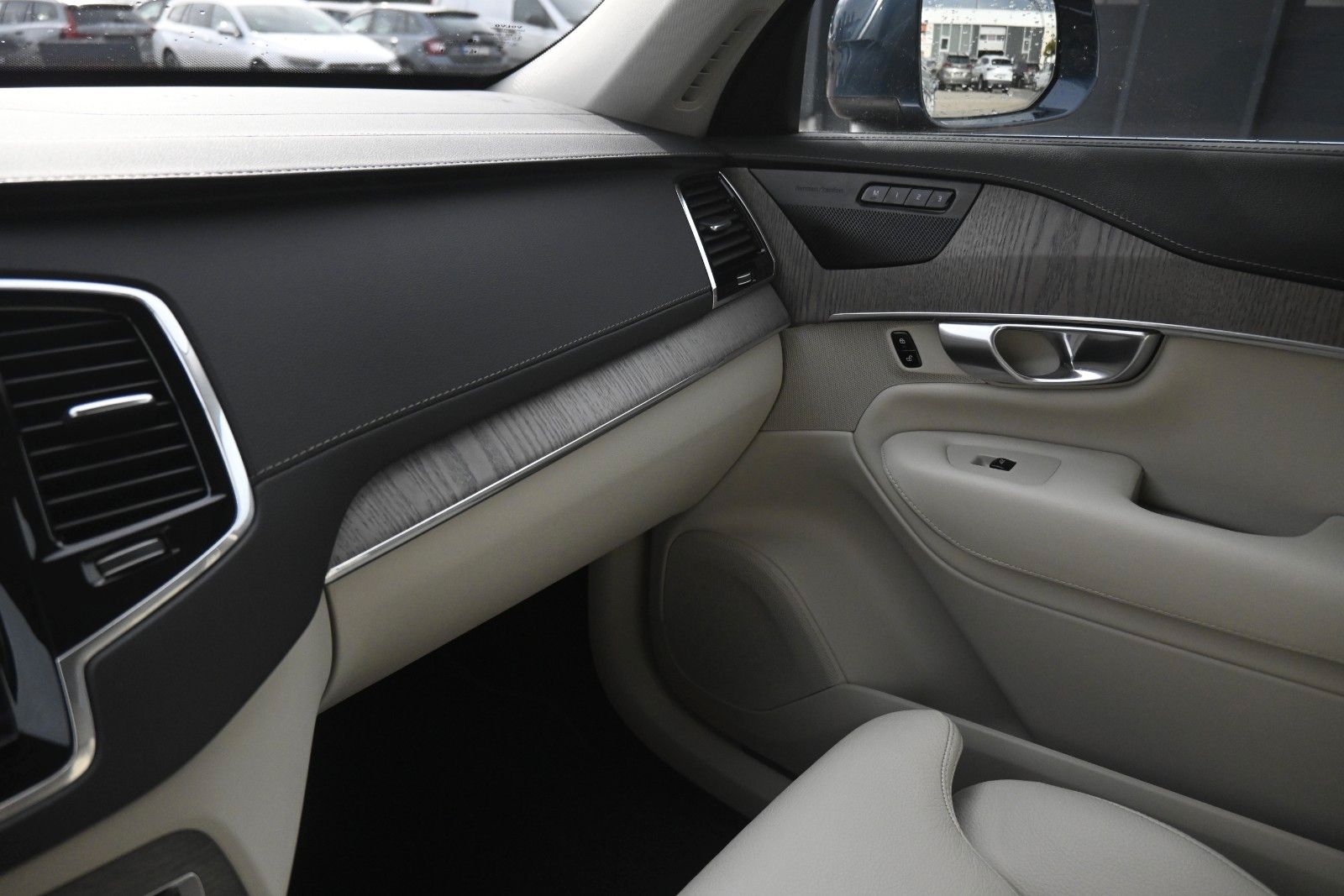 Fahrzeugabbildung Volvo XC90B5 D Plus Bright AWD*360°*Alarm*FSHZG*STHZG*