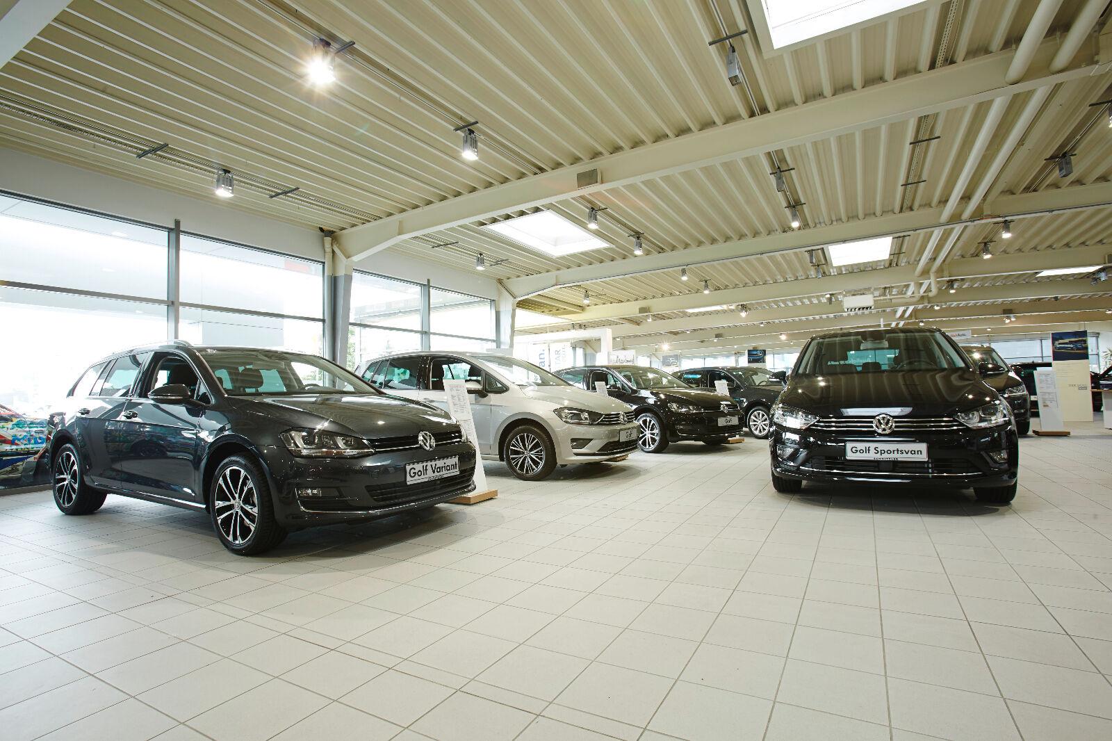 showroom-image-top
