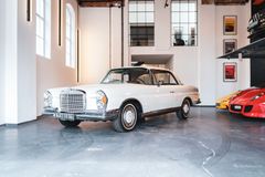 Fahrzeugabbildung Mercedes-Benz 280SE/C/8 2.8 Coupé *FLACHKÜHLER/SCHALTER *