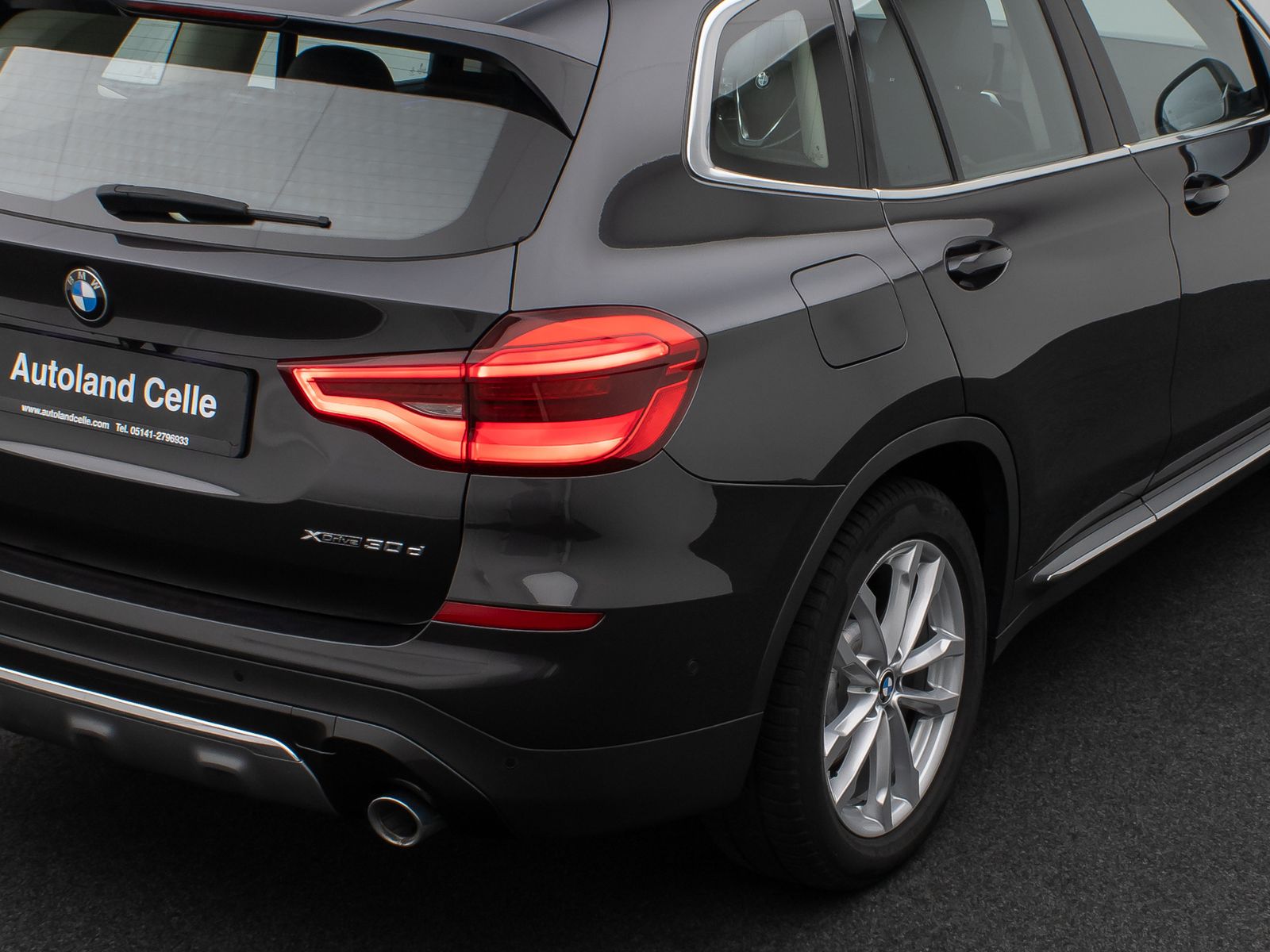 Fahrzeugabbildung BMW X3 xD30d LuxuryLine 360°HUD DAB HiFi AHK Komfort