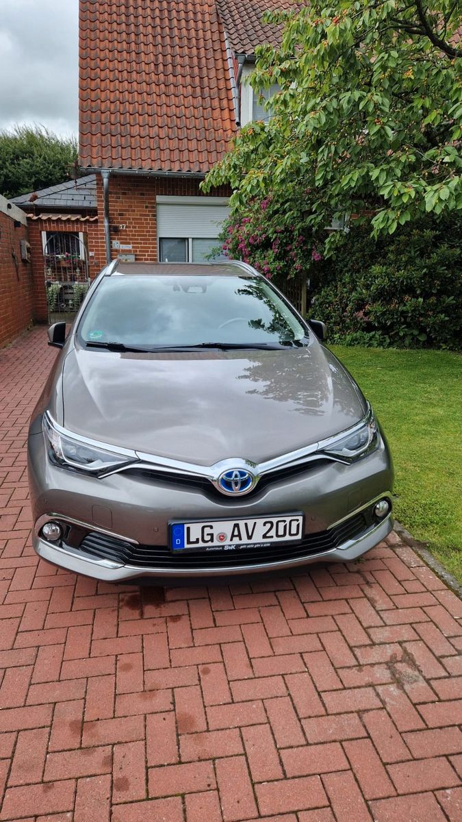 TOYOTA Auris