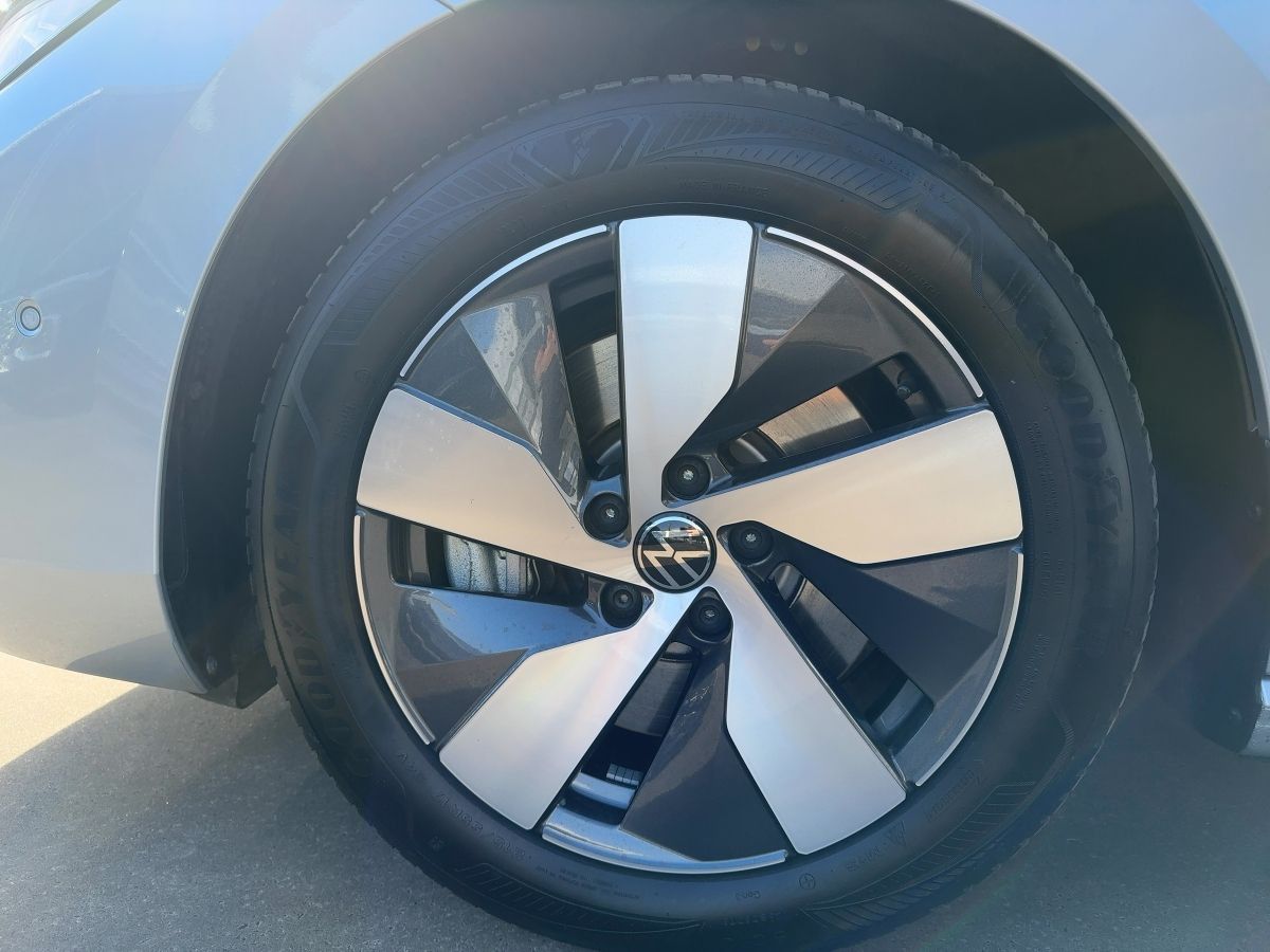 Volkswagen Passat Variant - Bild 15