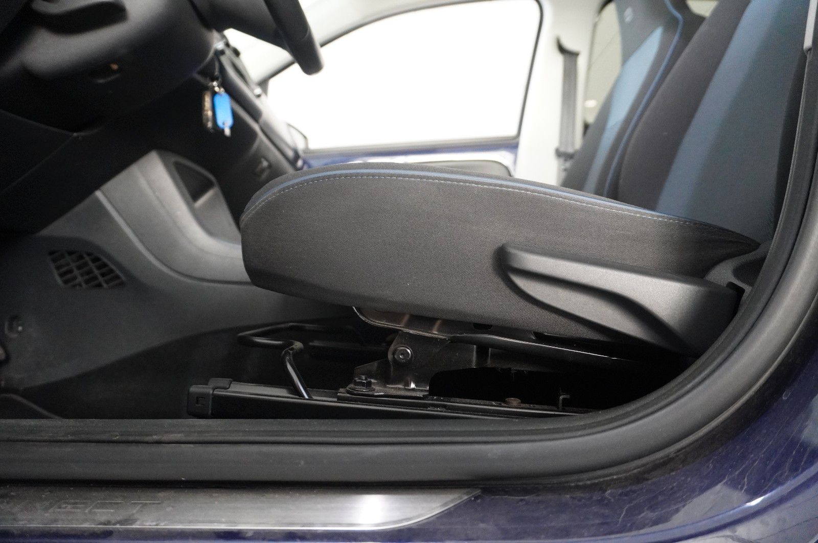 Fahrzeugabbildung SEAT Mii 1.0 CONNECT 5-TÜR NAVI/SPORT/SHZ/PANO./PDC