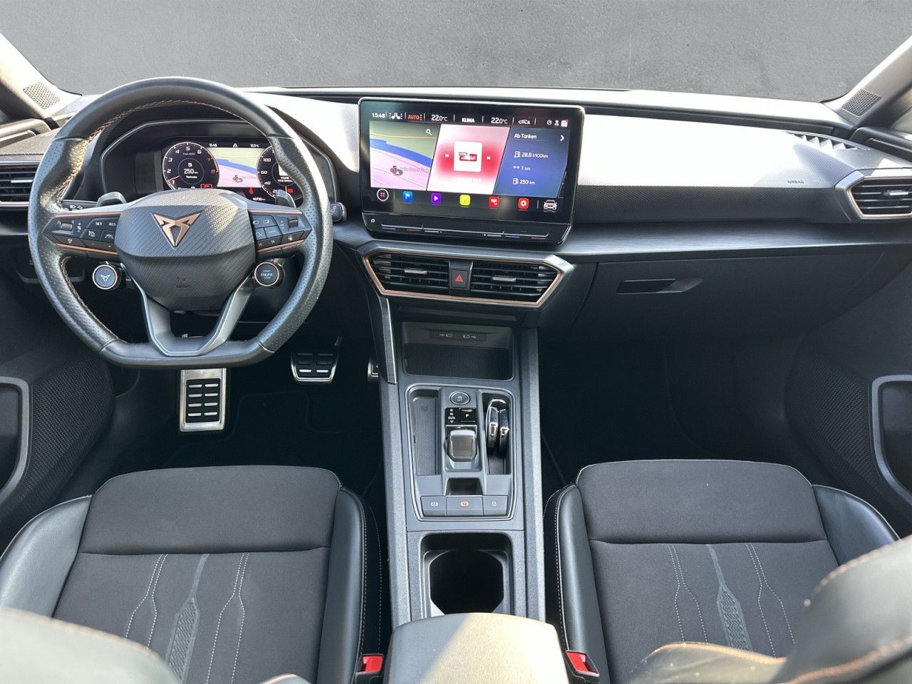Fahrzeugabbildung CUPRA Leon Sportstourer VZ 2.0 TSI 4Drive DSG - mit KI generiert/bearbeitet